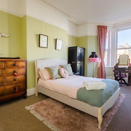 Villa 5-Bed House With Distant Sea Views In Plymouth Extérieur photo