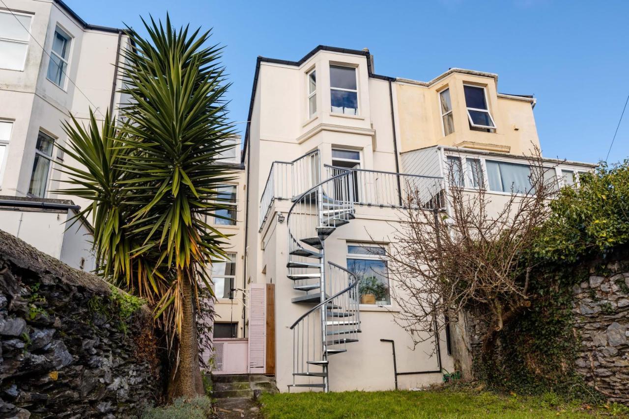 Villa 5-Bed House With Distant Sea Views In Plymouth Extérieur photo