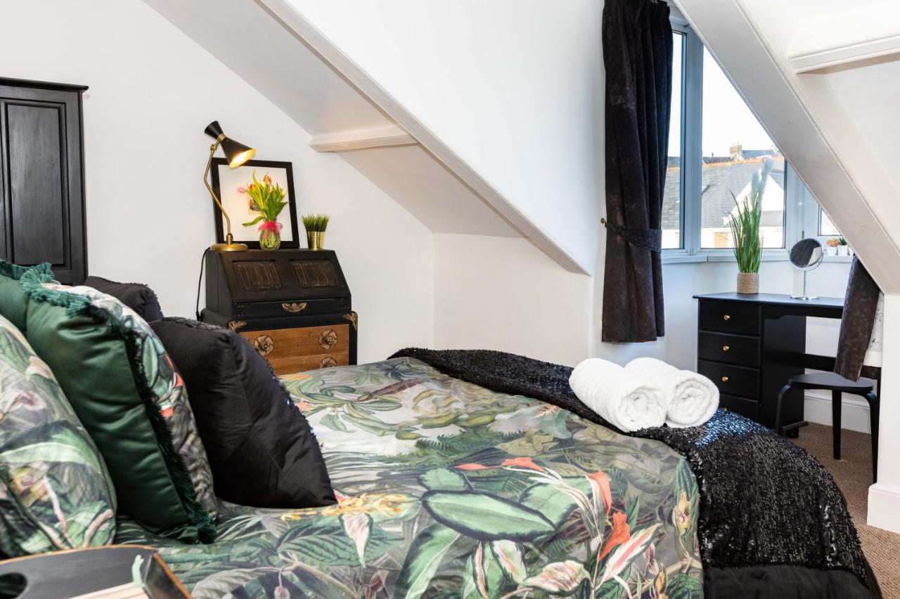 Villa 5-Bed House With Distant Sea Views In Plymouth Extérieur photo