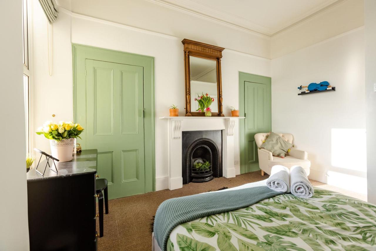 Villa 5-Bed House With Distant Sea Views In Plymouth Extérieur photo