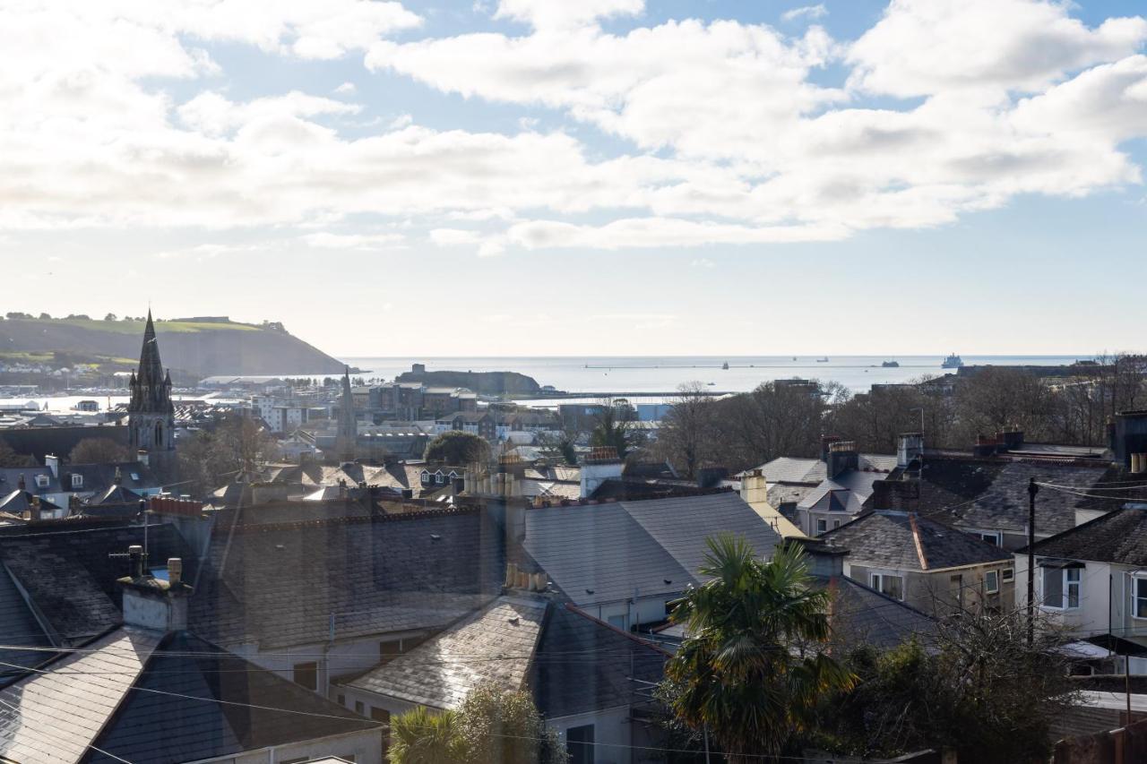 Villa 5-Bed House With Distant Sea Views In Plymouth Extérieur photo